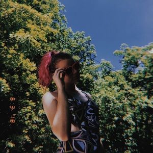 Meet your Posher, Maya